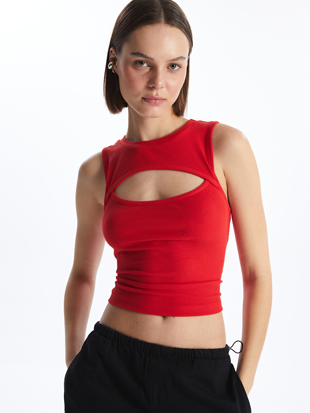 Crew Neck Window Detailed Women's Crop Top-1