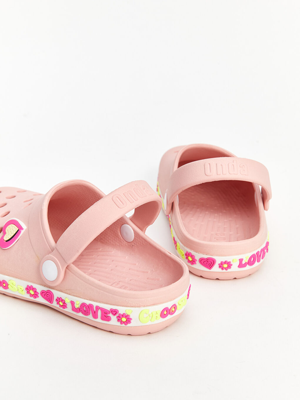 Patch Detailed Girls' Beach Sandal-1