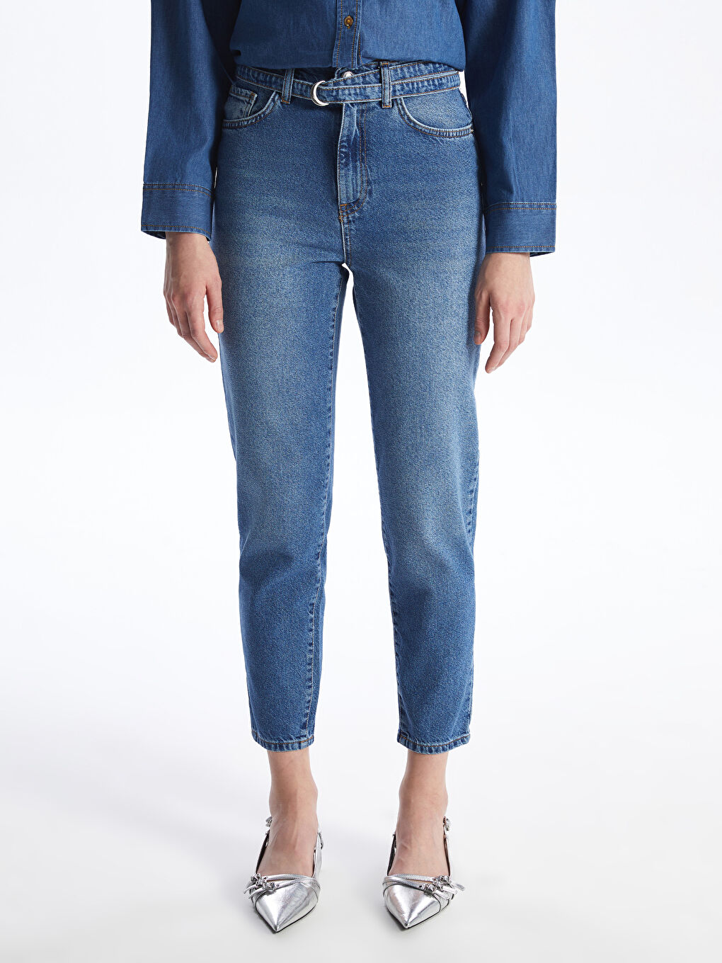 LCW Jeans Orta İndigo Rodeo Beli Kemerli Mom Fit Kadın Jean Pantolon - 3