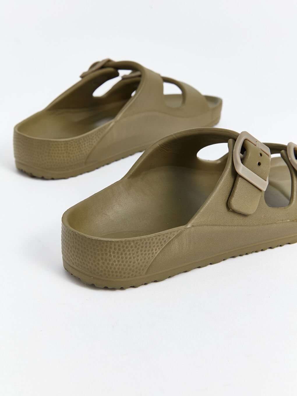 Buckle Detailed Double Strap Boys' Slipper-4