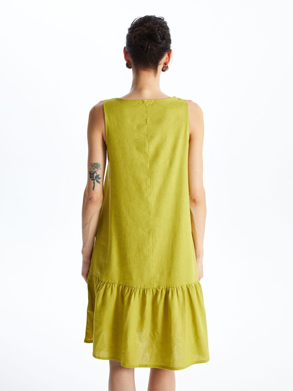 әйелдерге арналған дөңгелек жағалы өрнексіз зығыр қоспасы көйлек-4