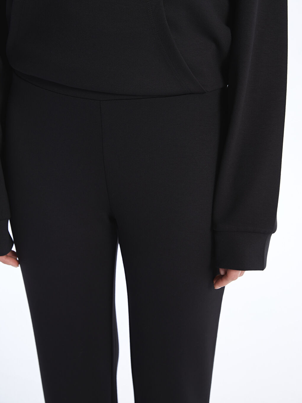 Siyah Kadın Beli Lastikli Düz Eşofman Altı-4