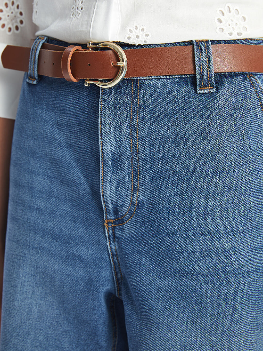 Belted Waist Bermuda Fit Women's Denim Shorts -S4IG20Z8-507