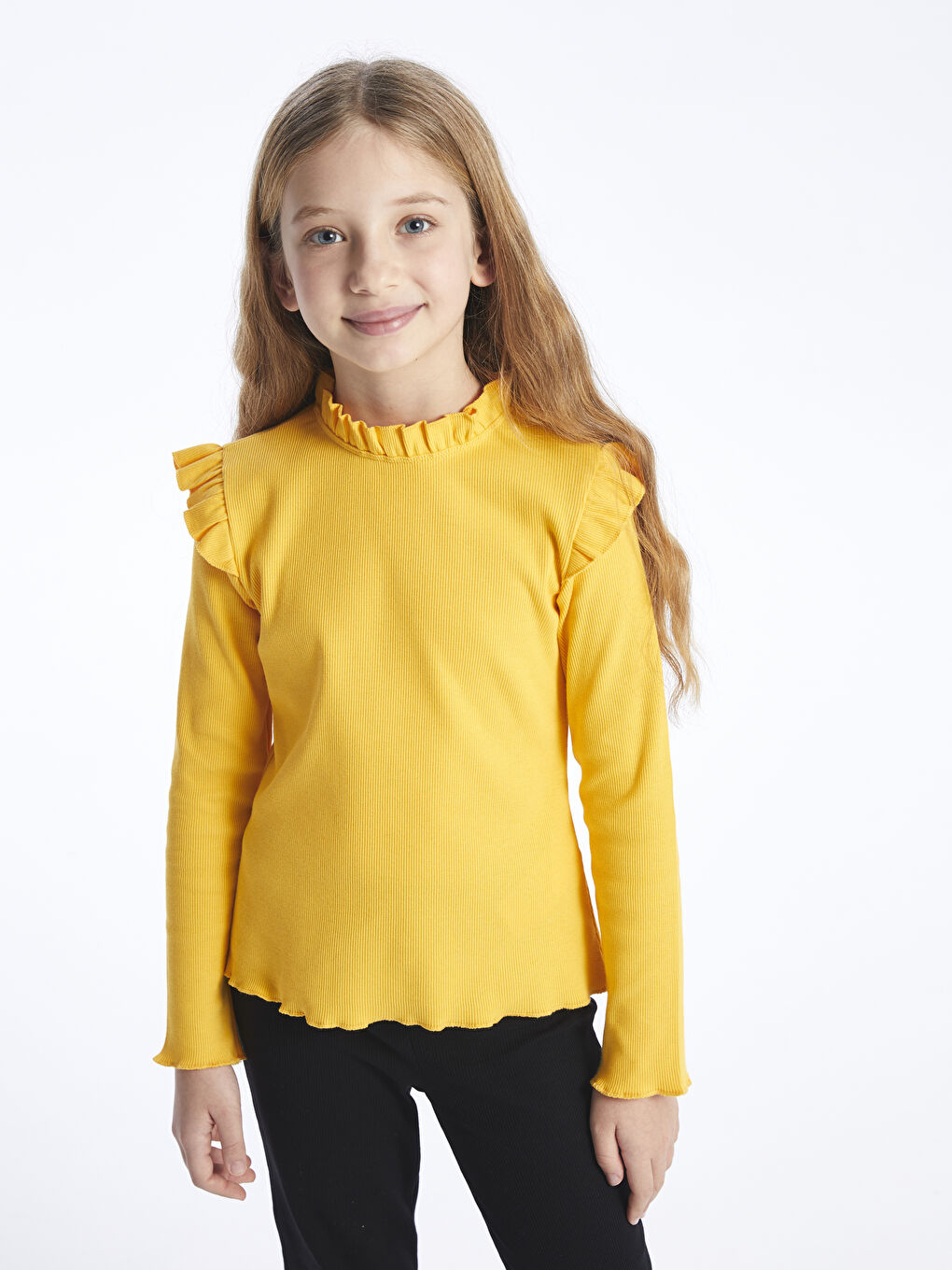 قميص بنت كم طويل بسيط بياقة عالية