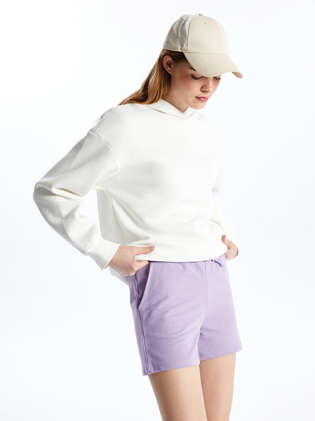 Lila Beli Lastikli Standart Fit Kadın Şort