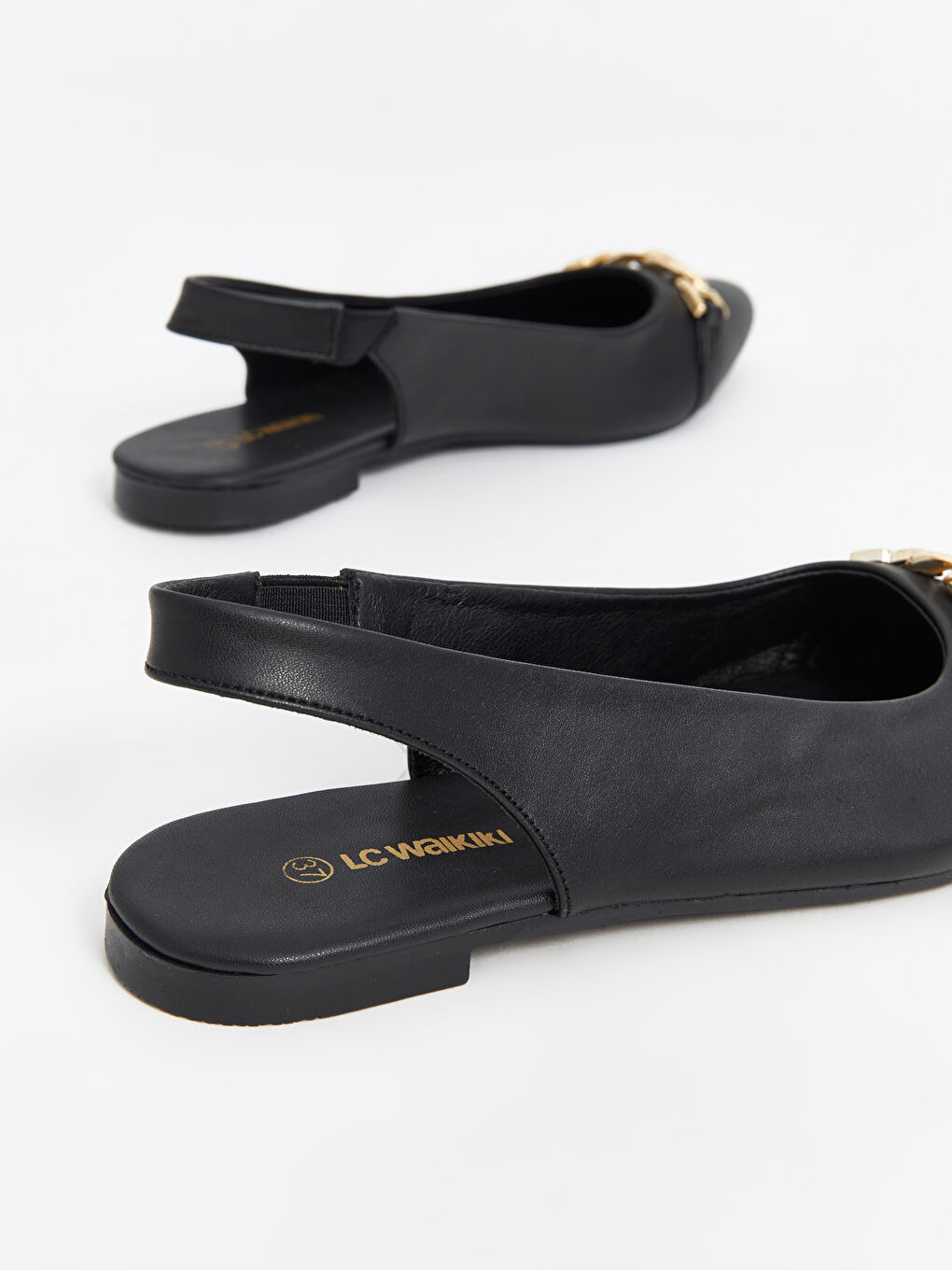 باليرينا مسطحة للسيدات بمشبك معدني-3