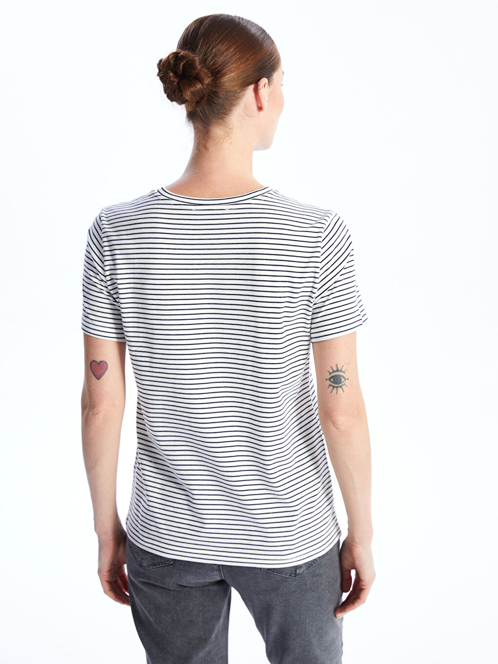 Siyah Bisiklet Yaka Çizgili Kısa Kollu Kadın Tişört-4