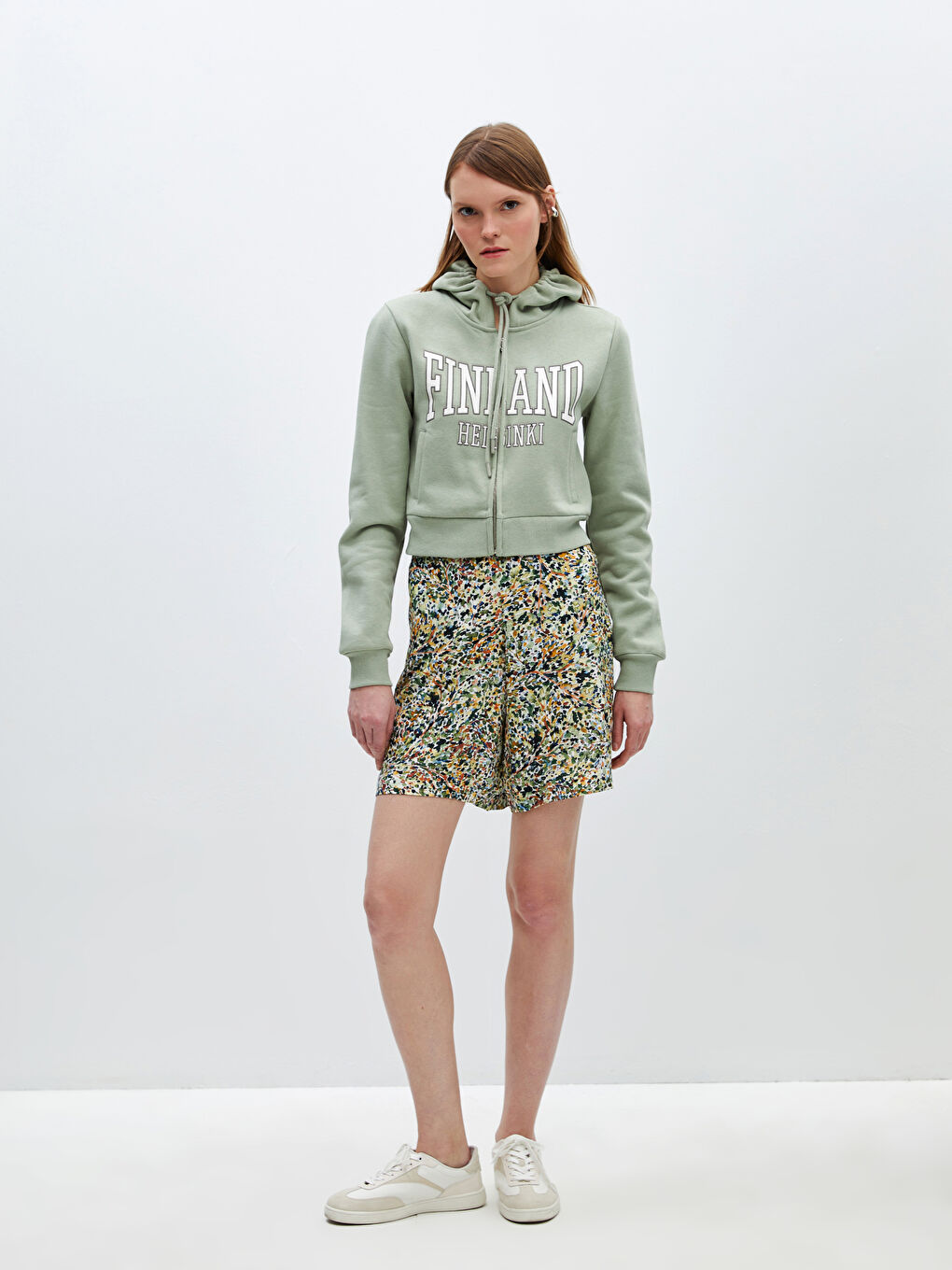 Sarı Beli Lastikli Rahat Kalıp Kadın Şort