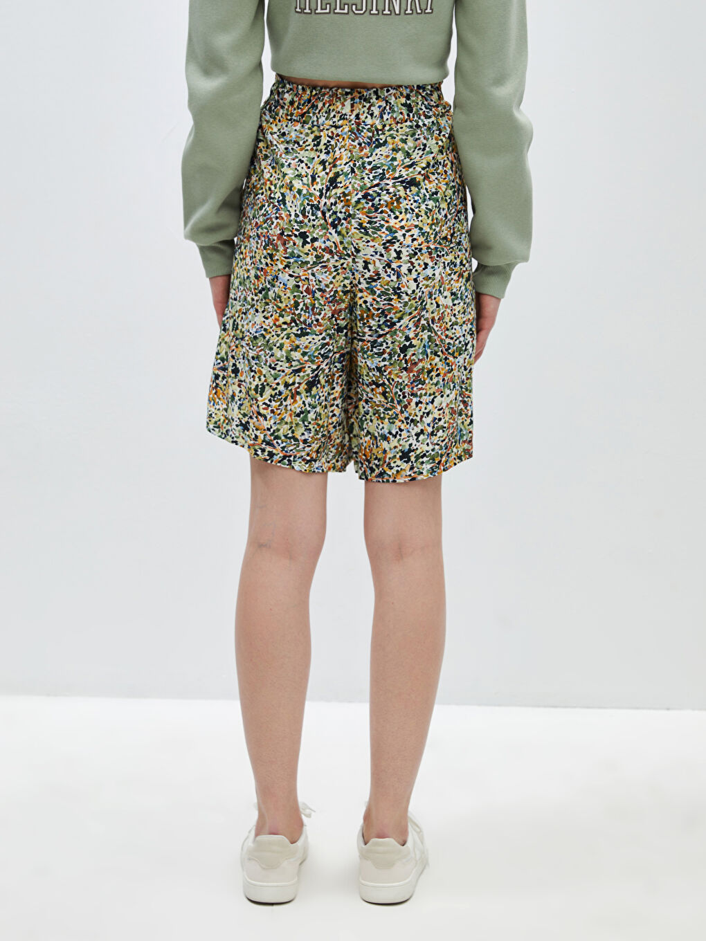 Sarı Beli Lastikli Rahat Kalıp Kadın Şort-4