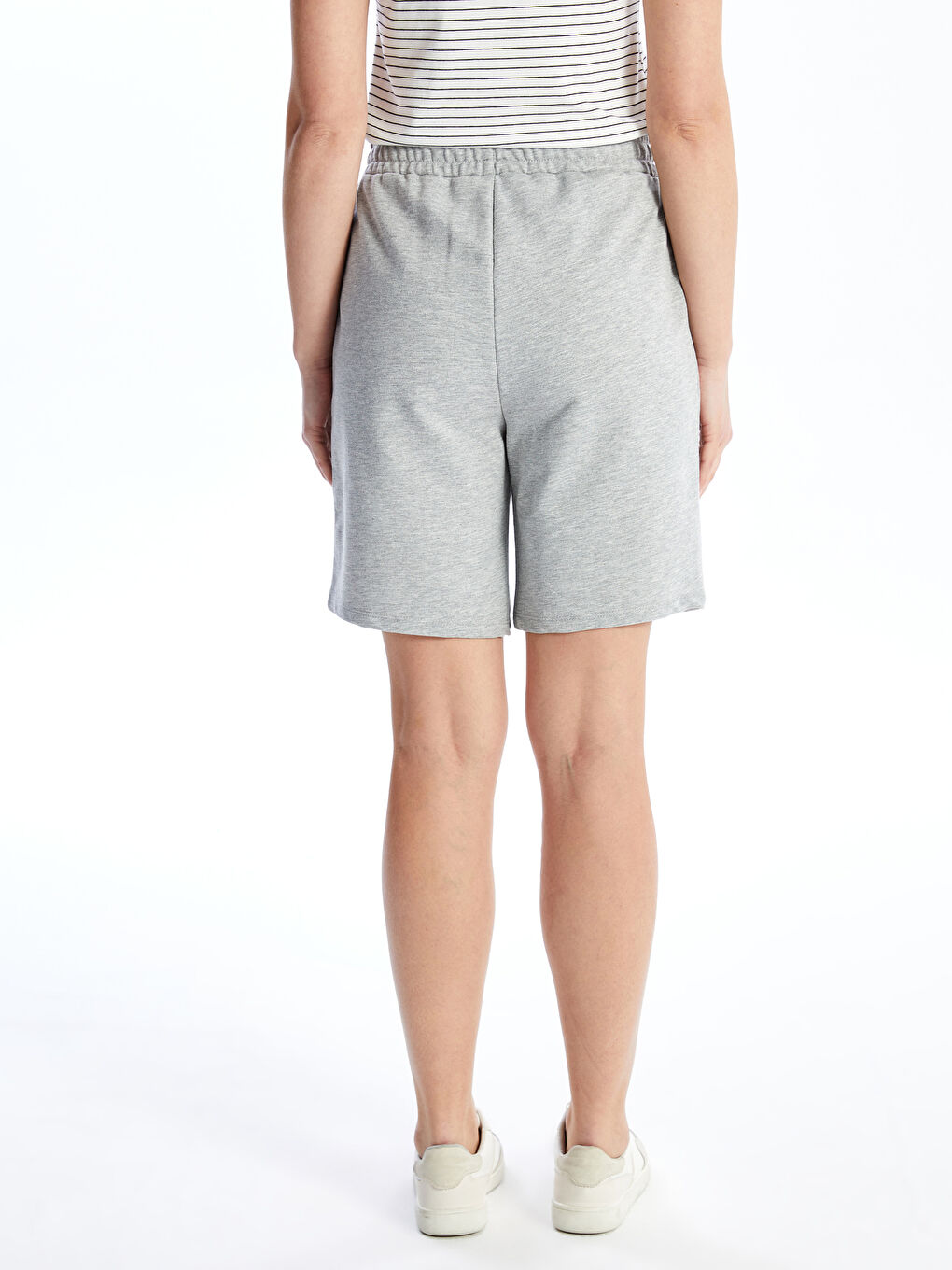 Gri Kadın Beli Lastikli Düz Şort-4