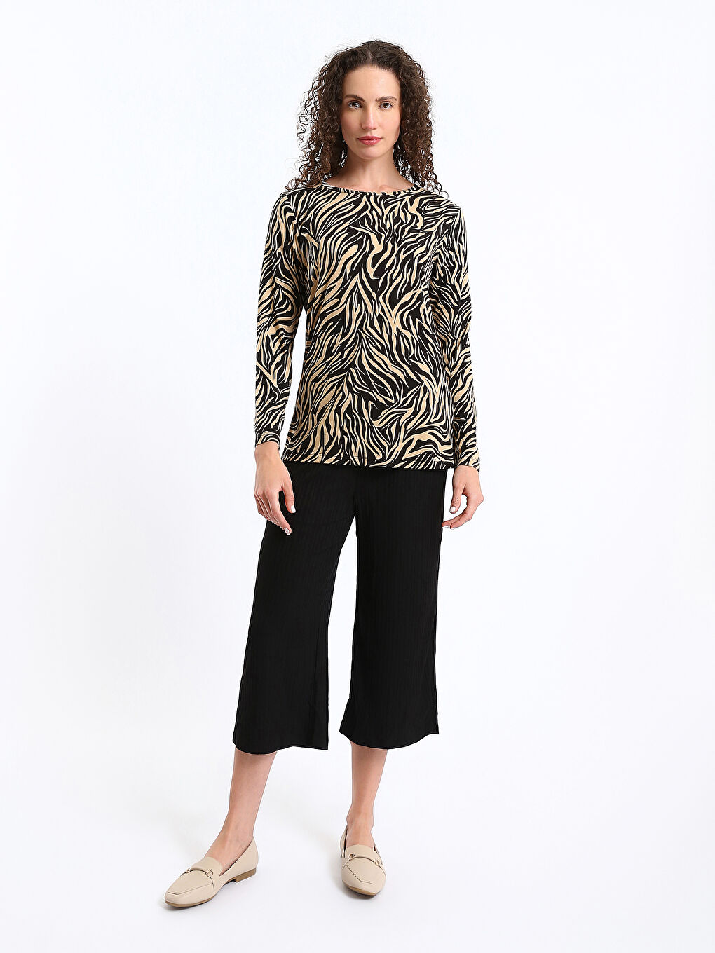 Women's Elasticated Waist Plain Capri-1