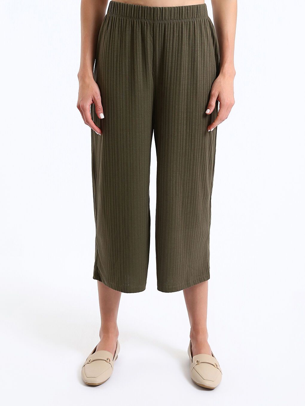 LCWAIKIKI Basic Women's Elasticated Waist Plain Capri -S4IM88Z8-HDA