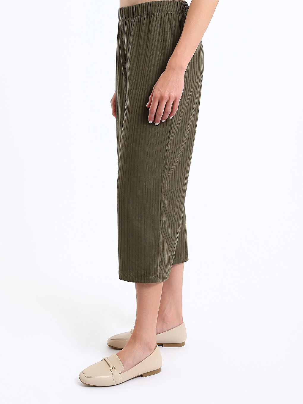 LCWAIKIKI Basic Women's Elasticated Waist Plain Capri -S4IM88Z8-HDA