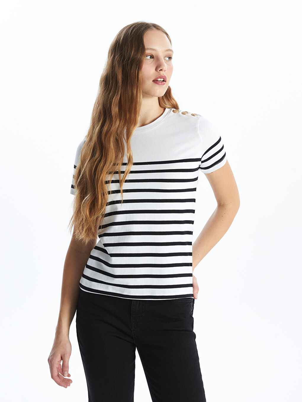 تیشێرت ڕه‌ش ئافرەت -S4IO05Z8-LEG