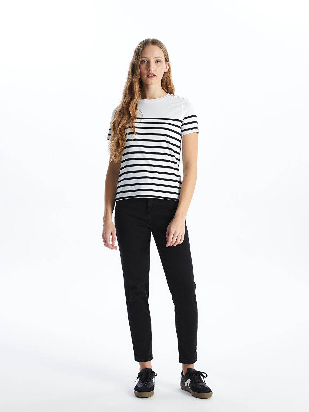 تیشێرت ڕه‌ش ئافرەت -S4IO05Z8-LEG