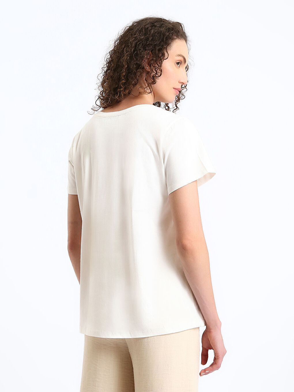 تیشێرتی قۆڵی کورت چاپکراوی یاخەی گرد بۆ ژنان-8