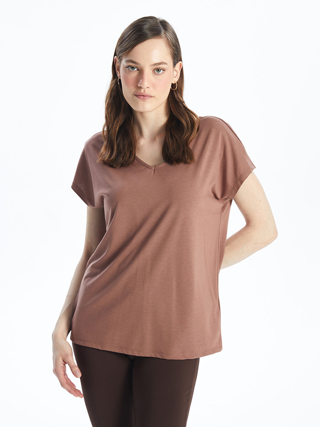 تيشيرت نسائي بياقة على شكل حرف V سادة بأكمام قصيرة-1