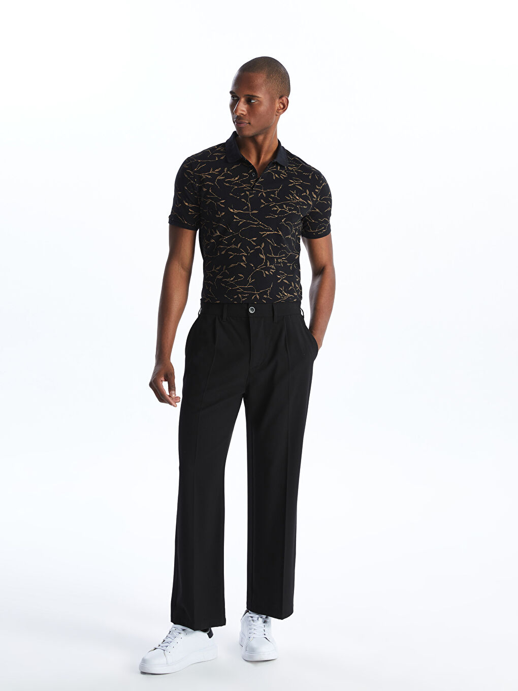 تي شيرت بياقة بولو كم قصير منقوش بيكيه للرجال-2