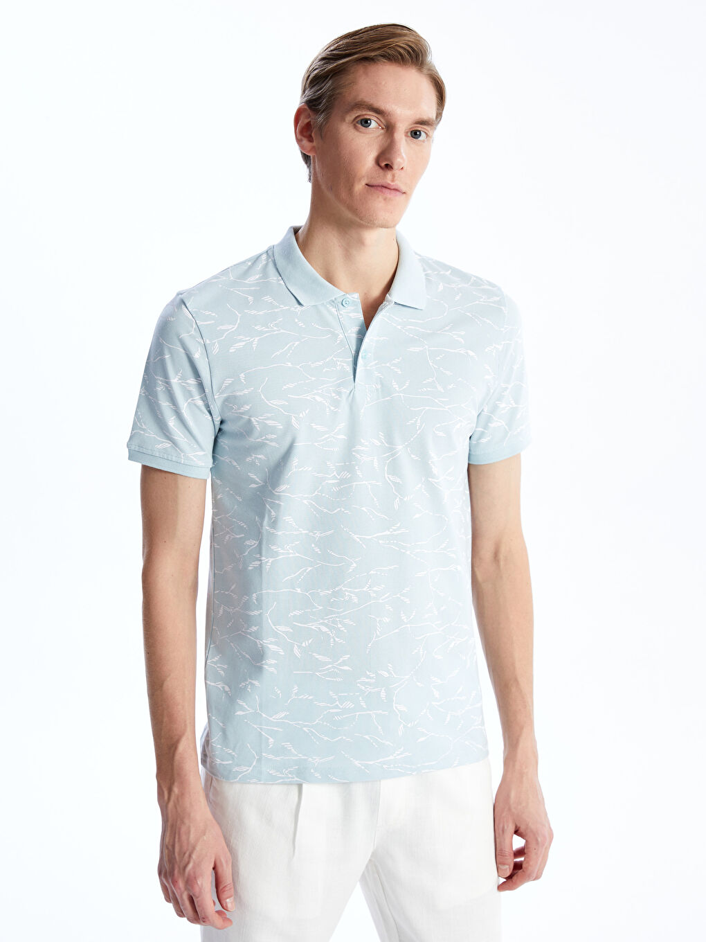 تي شيرت بياقة بولو كم قصير منقوش بيكيه للرجال-1