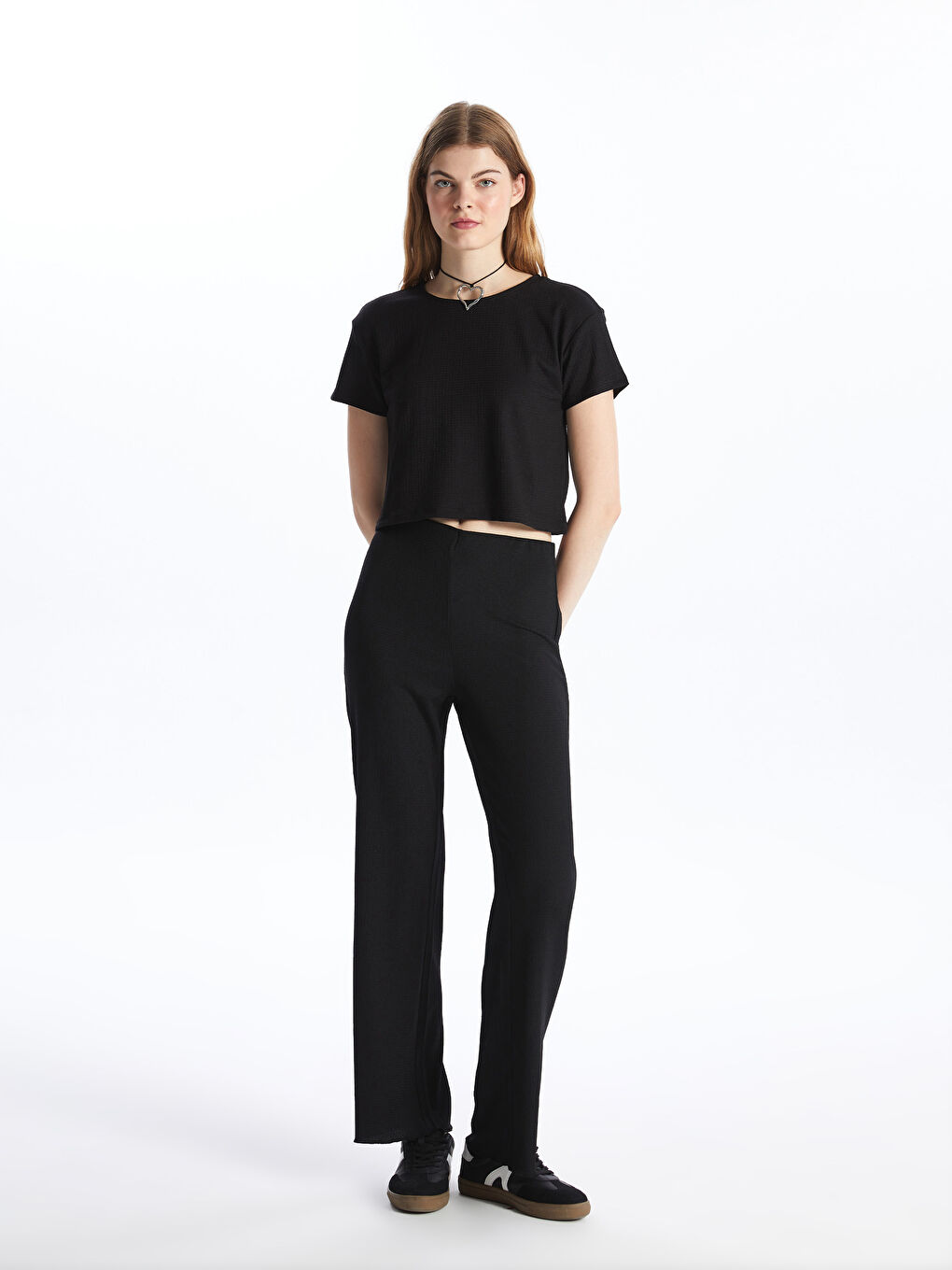 Siyah Bisiklet Yaka Düz Kısa Kollu Kadın Crop-2