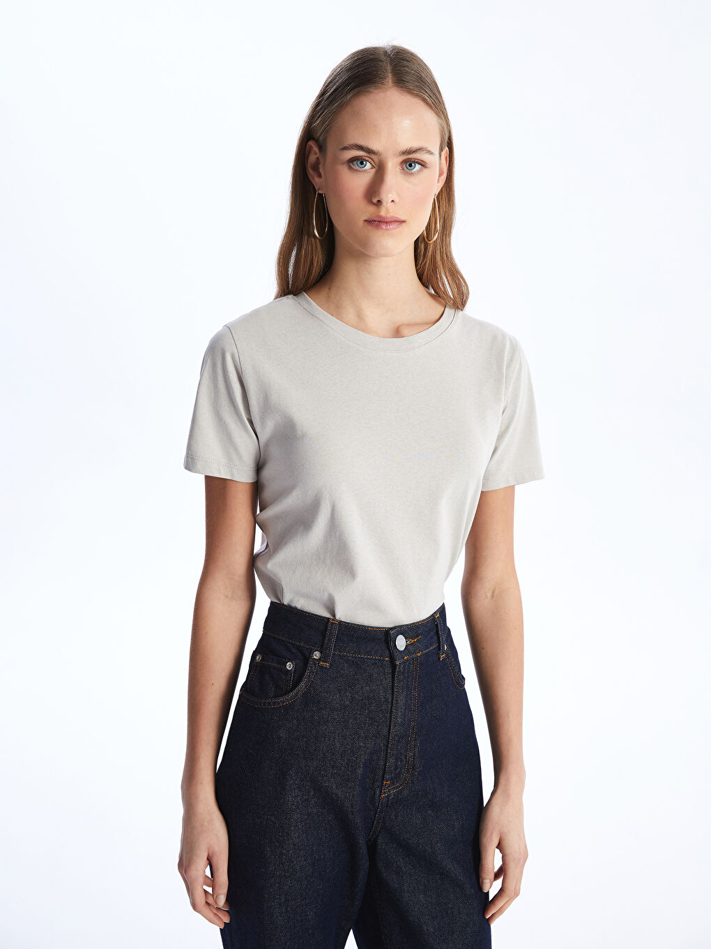 Gri Bisiklet Yaka Düz Kısa Kollu Kadın Tişört