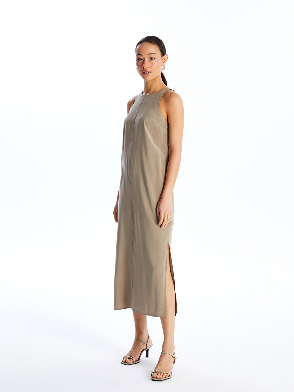 فستان سادة بياقة دائرية للسيدات