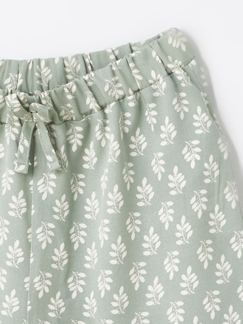 Yeşil Beli Lastikli Kız Çocuk Şort-2