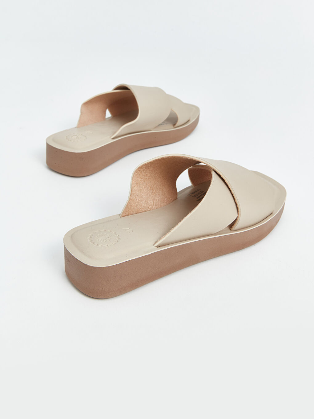 Bej Çapraz Bantlı Kadın Terlik-4