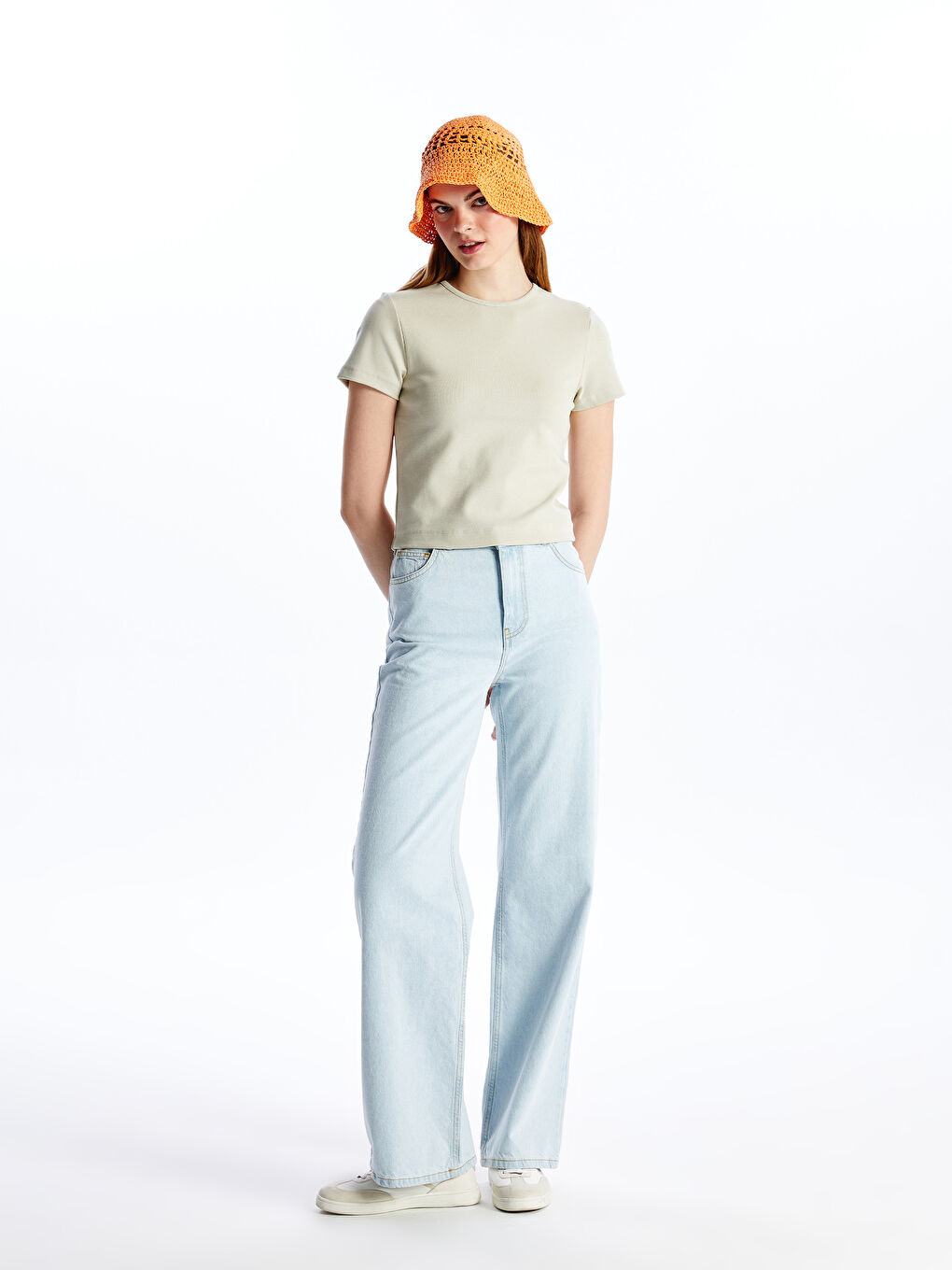 Gri Bisiklet Yaka Düz Kısa Kollu Kadın Tişört-2