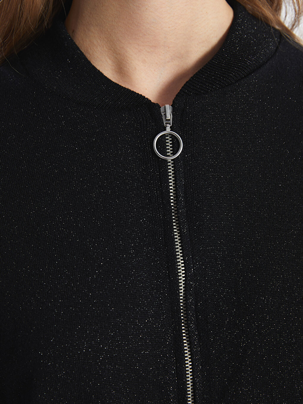 Siyah Bisiklet Yaka Parlak Görünümlü Uzun Kollu Kadın Fermuarlı Sweatshirt-3