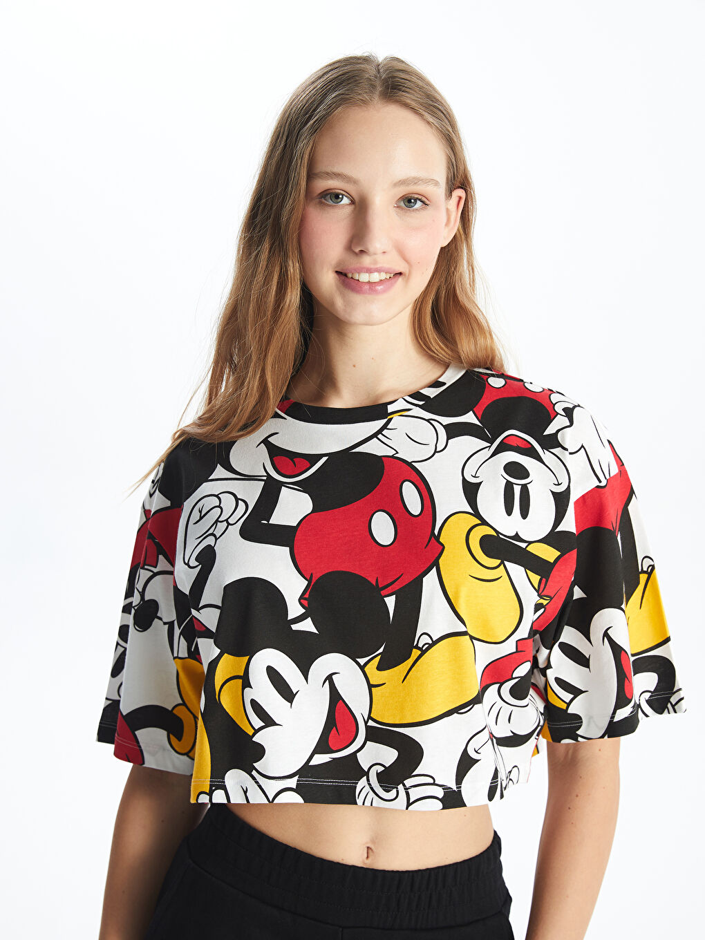 XSIDE Ekru Bisiklet Yaka Mickey Mouse Baskılı Kısa Kollu Kadın Crop