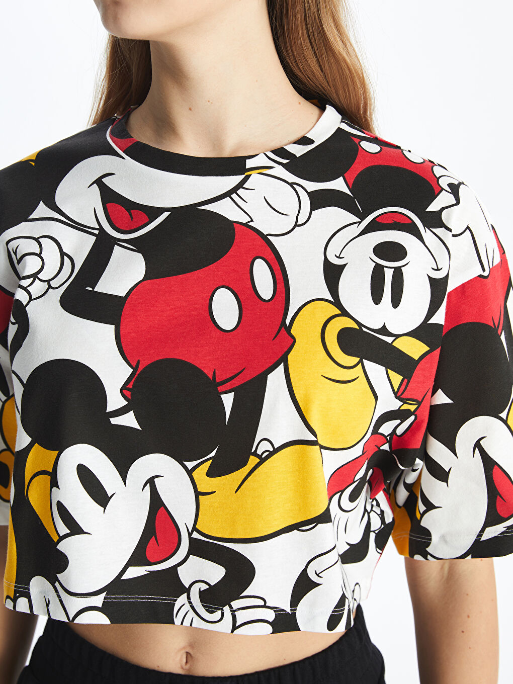 XSIDE Ekru Bisiklet Yaka Mickey Mouse Baskılı Kısa Kollu Kadın Crop - 3