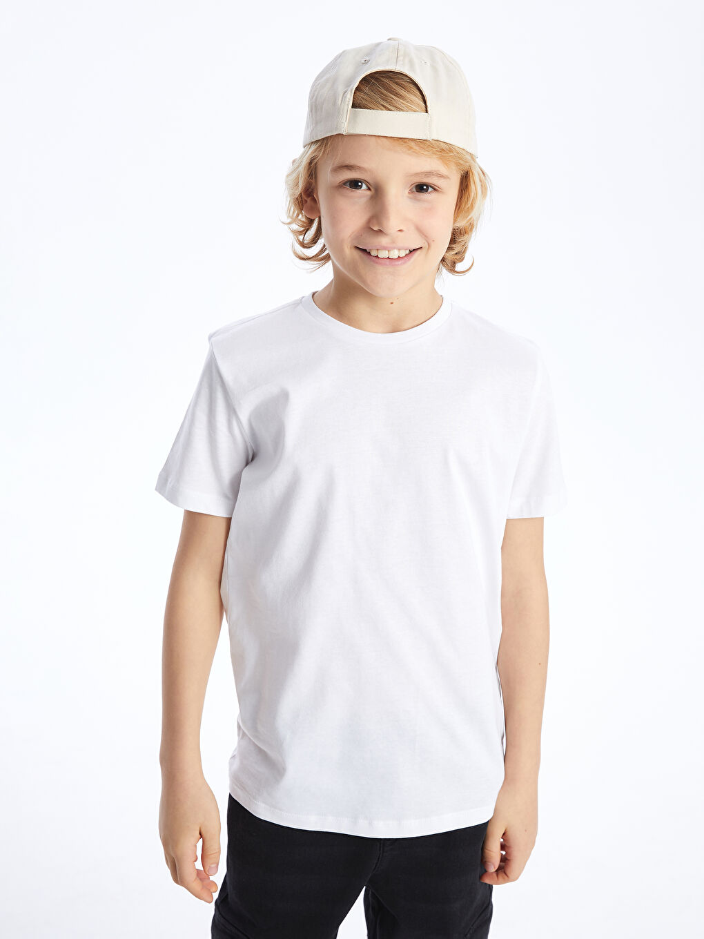 LCW Kids Beyaz Bisiklet Yaka Basic Kısa Kollu Erkek Çocuk Tişört