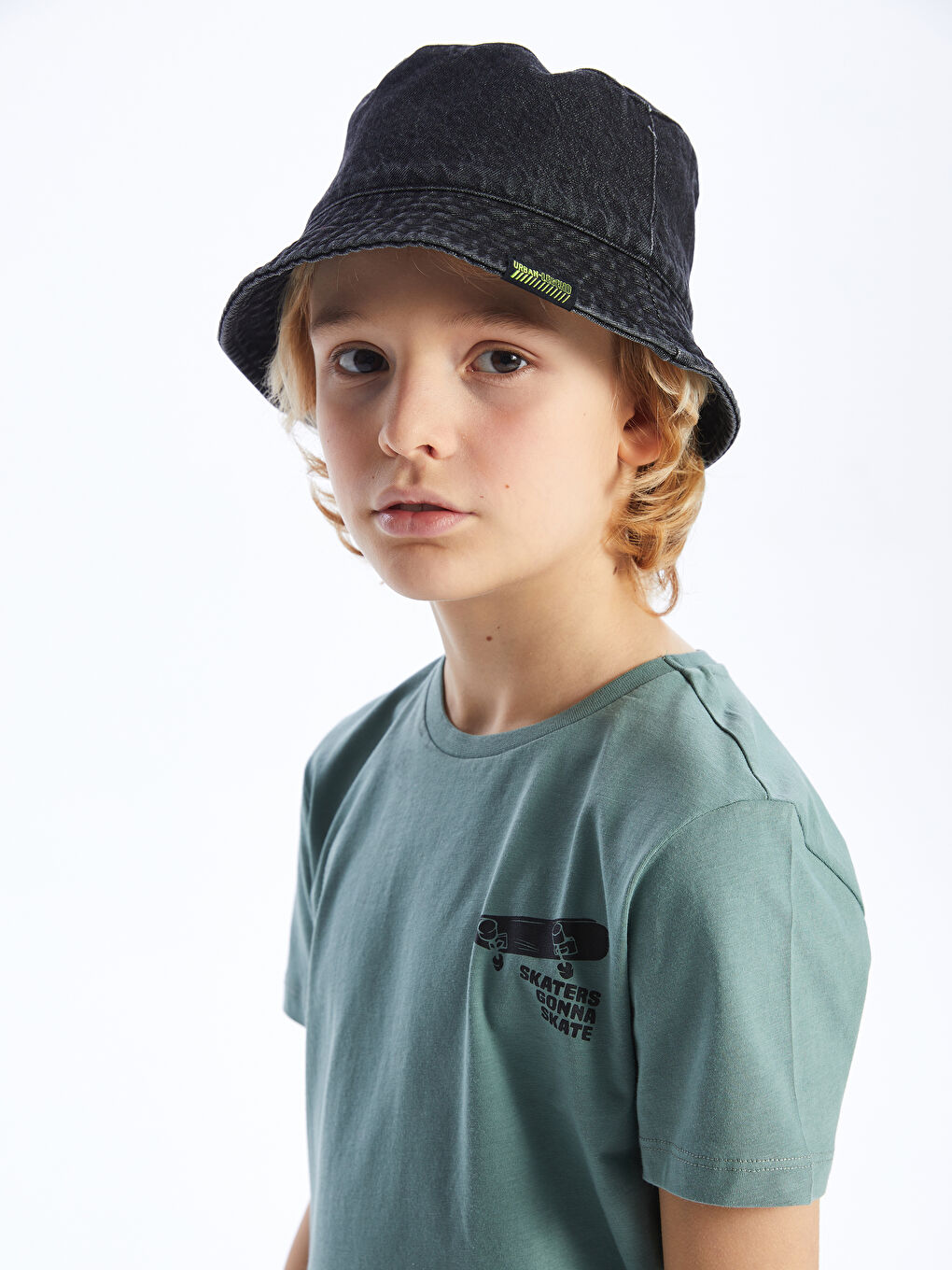 Yeşil Bisiklet Yaka Baskılı Kısa Kollu Erkek Çocuk Tişört