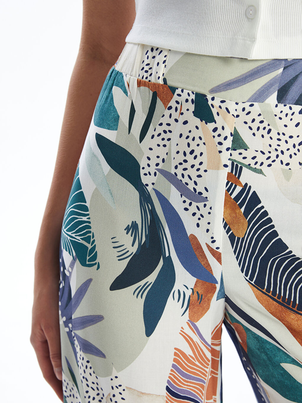 Elasticated Waist Relaxed Fit Patterned Women's Trousers-1