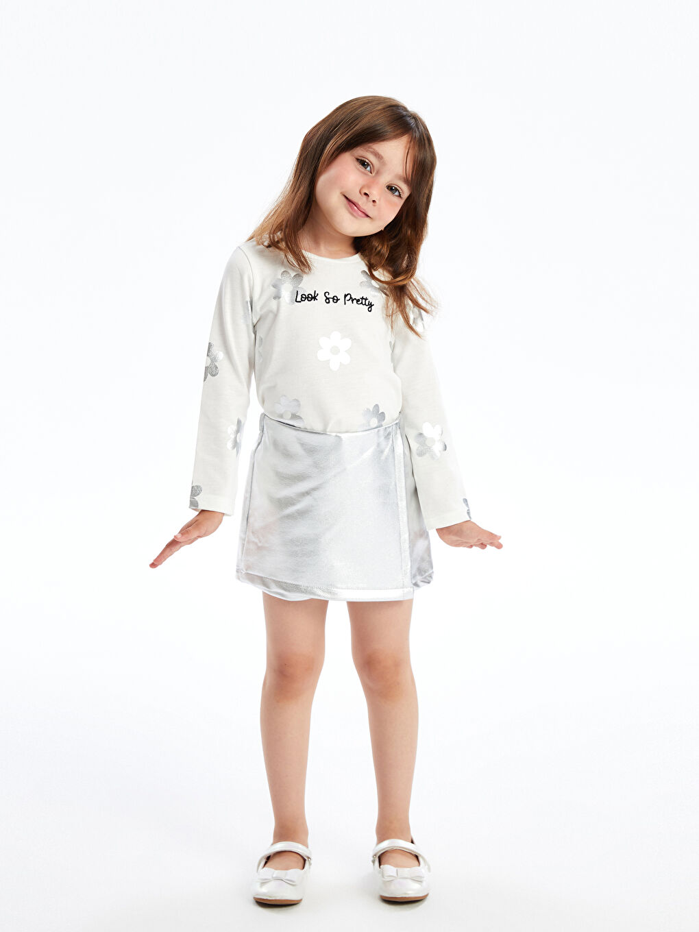 LCW Kids Ekru Bisiklet Yaka Uzun Kollu Kız Bebek Bluz ve Şort Etek 2'li Takım