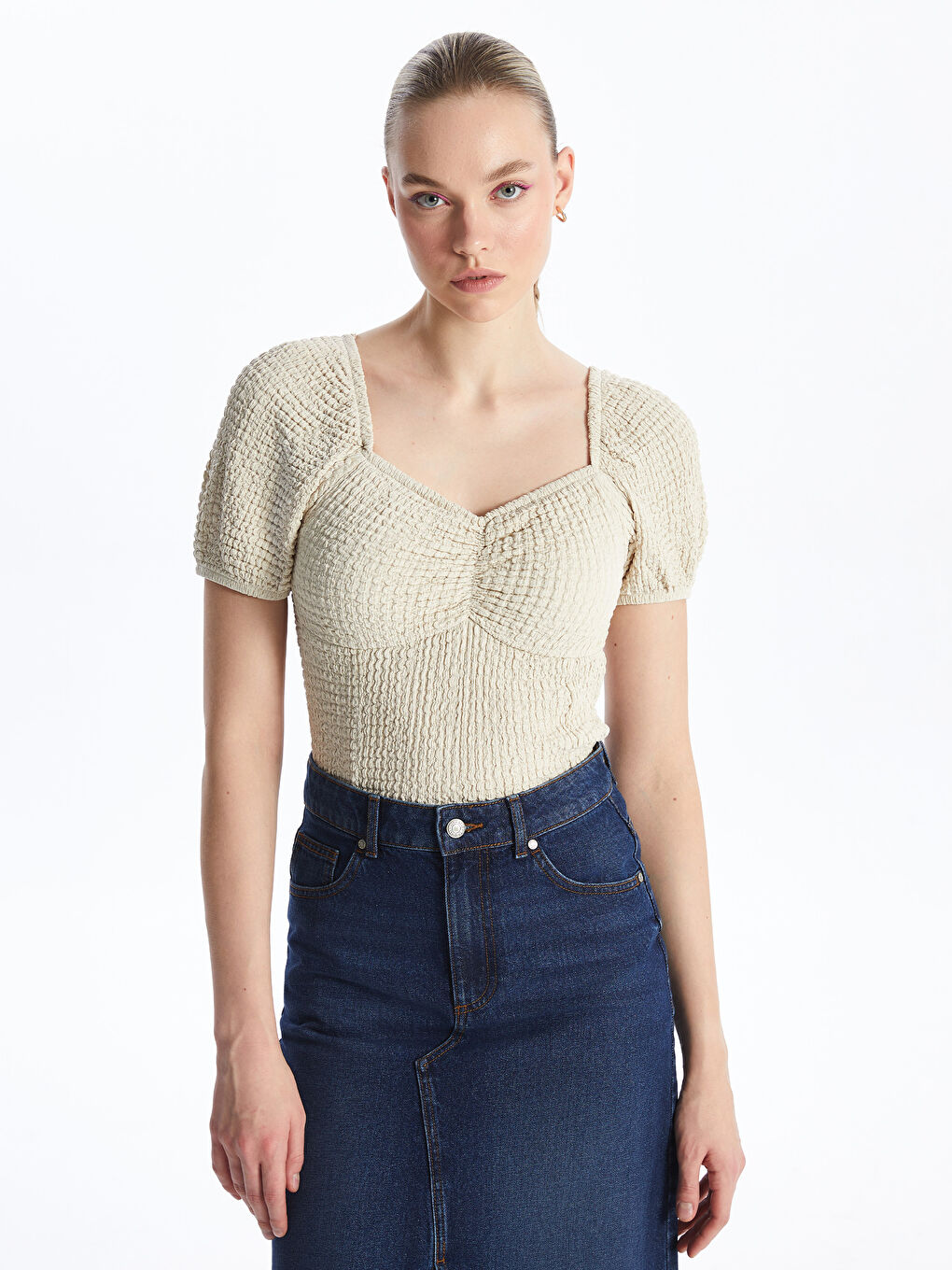 Bej Kare Yaka Düz Kısa Kollu Kadın Bluz-1