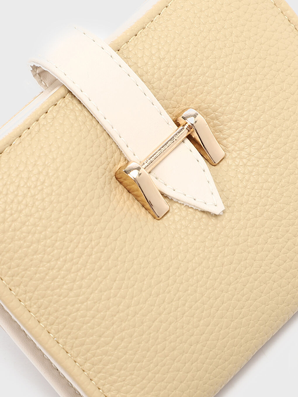 محفظة نسائية بمظهر جلدي-3