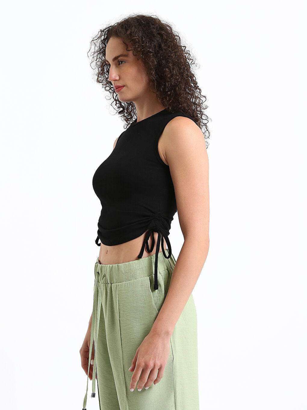 بلوزة بدون أكمام بياقة هالتر سادة للسيدات-3