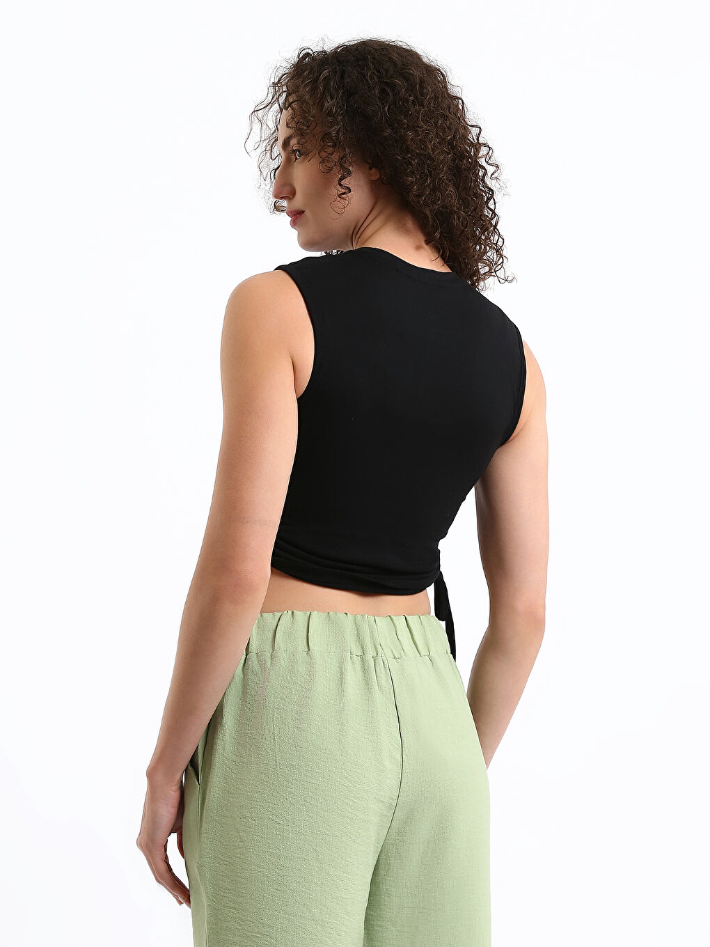 بلوزة بدون أكمام بياقة هالتر سادة للسيدات-4