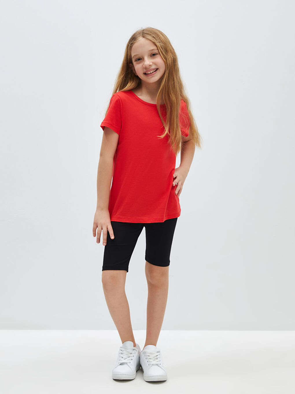 Kırmızı Bisiklet Yaka Basic Kısa Kollu Kız Çocuk Tişört-1
