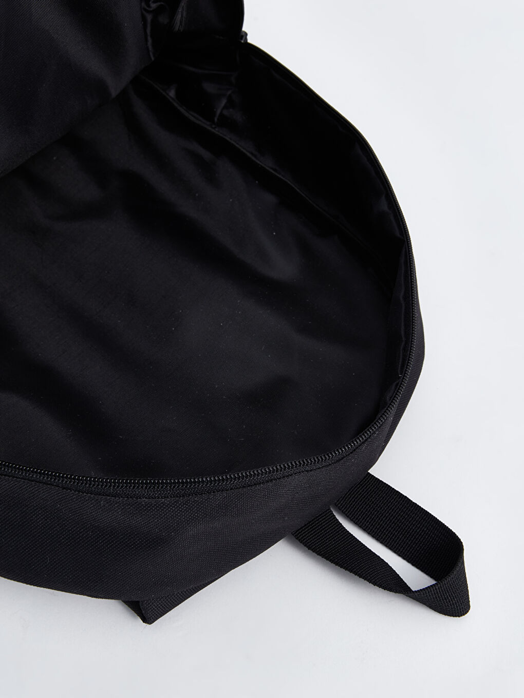 Adjustable Strapped Men's Backpack-5