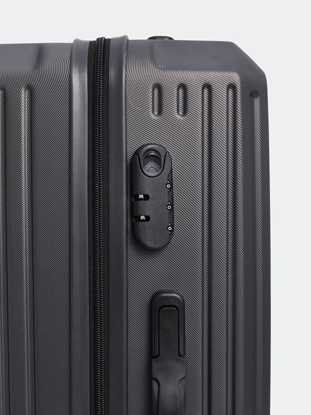 Gri Kilit Detaylı Orta Boy Valiz-4