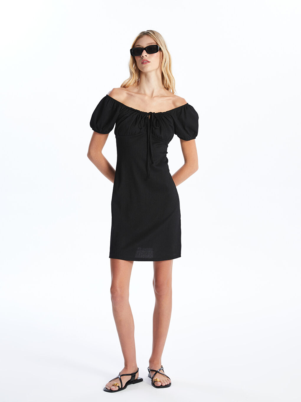 Robe pour Femmes à Encolure Bateau Unie à Manches Courtes-2