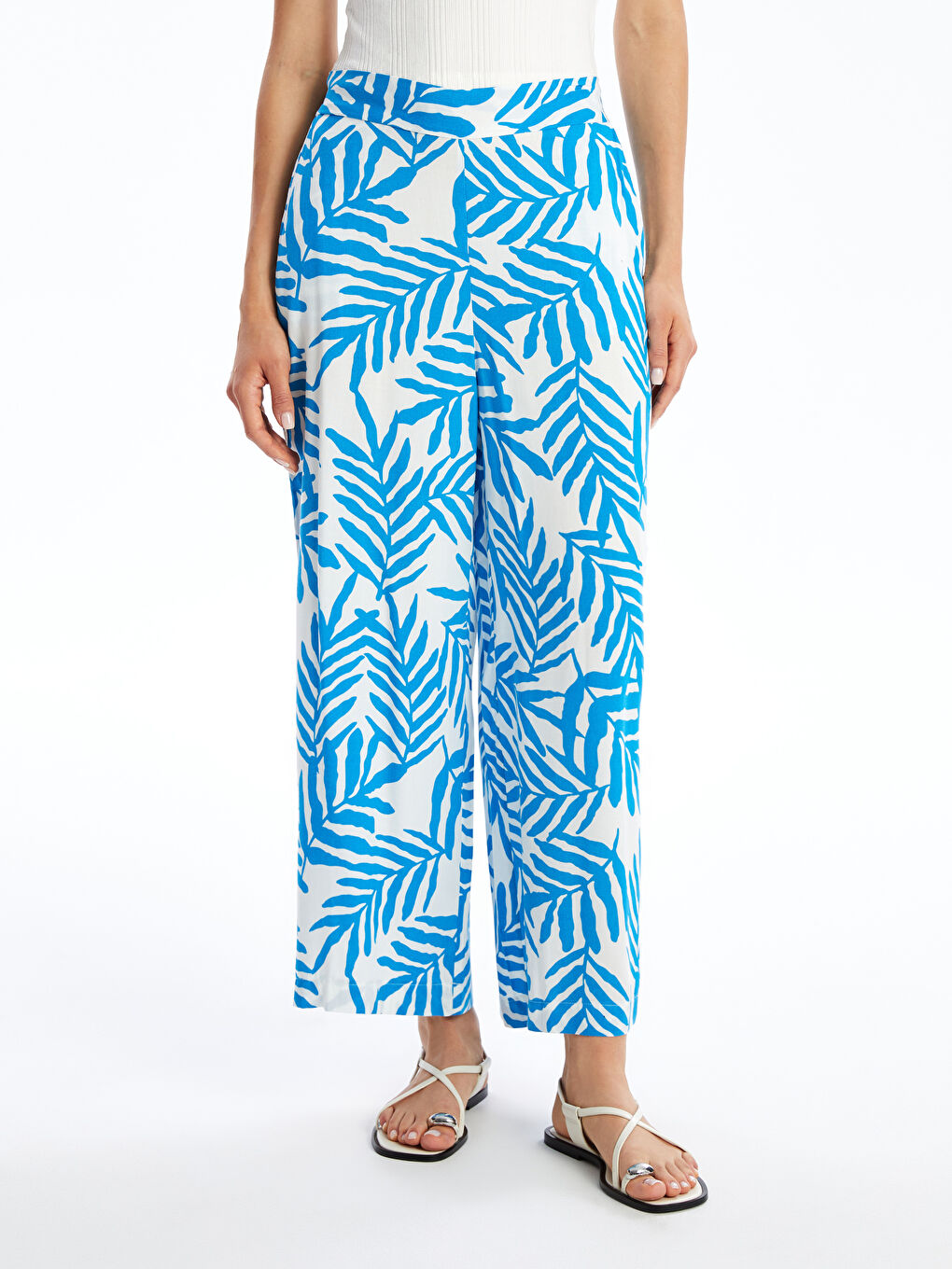 Patterned Women's Capri with Elastic Waist-1