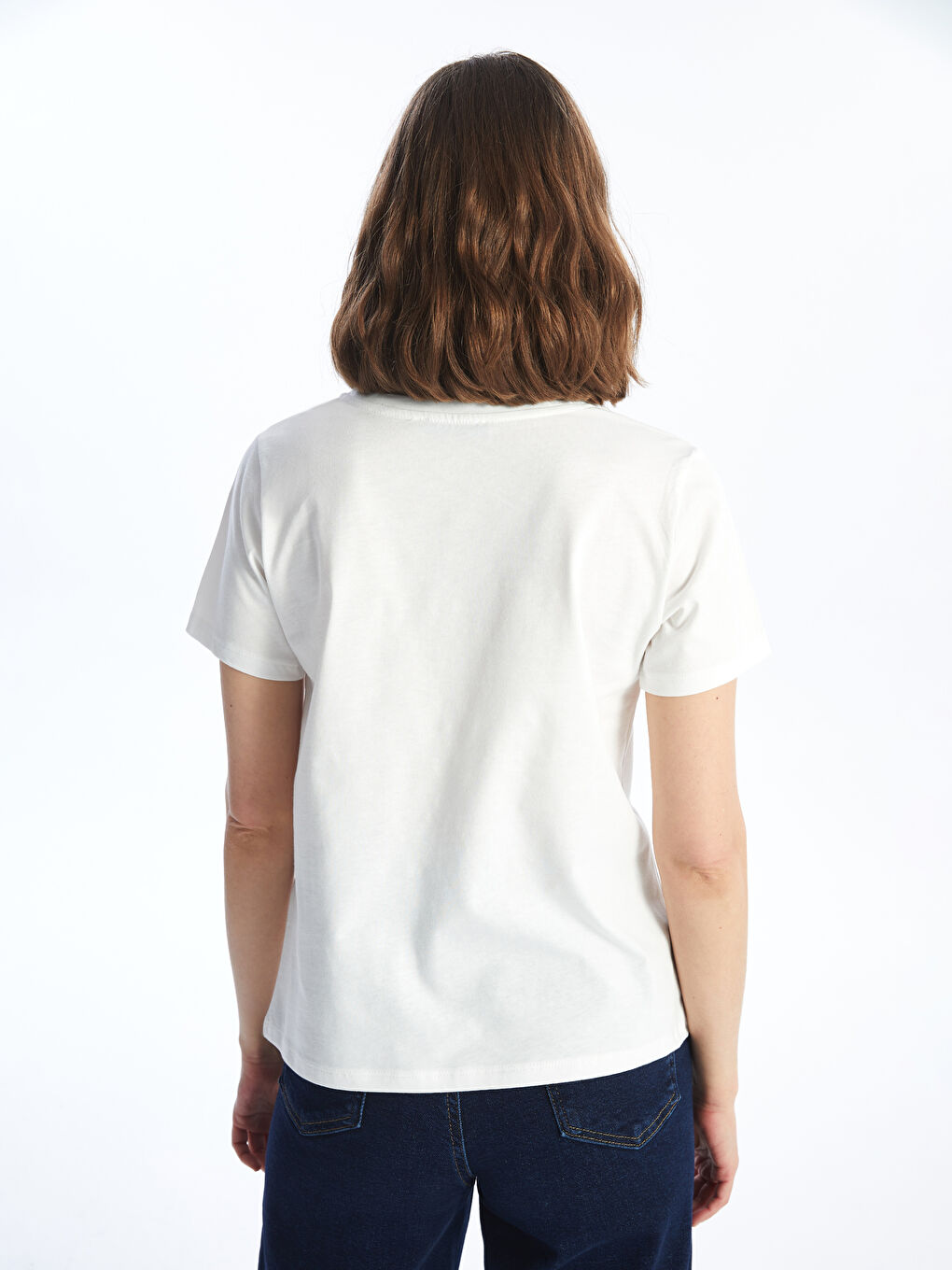 Beyaz Bisiklet Yaka Baskılı Kısa Kollu Kadın Tişört-4