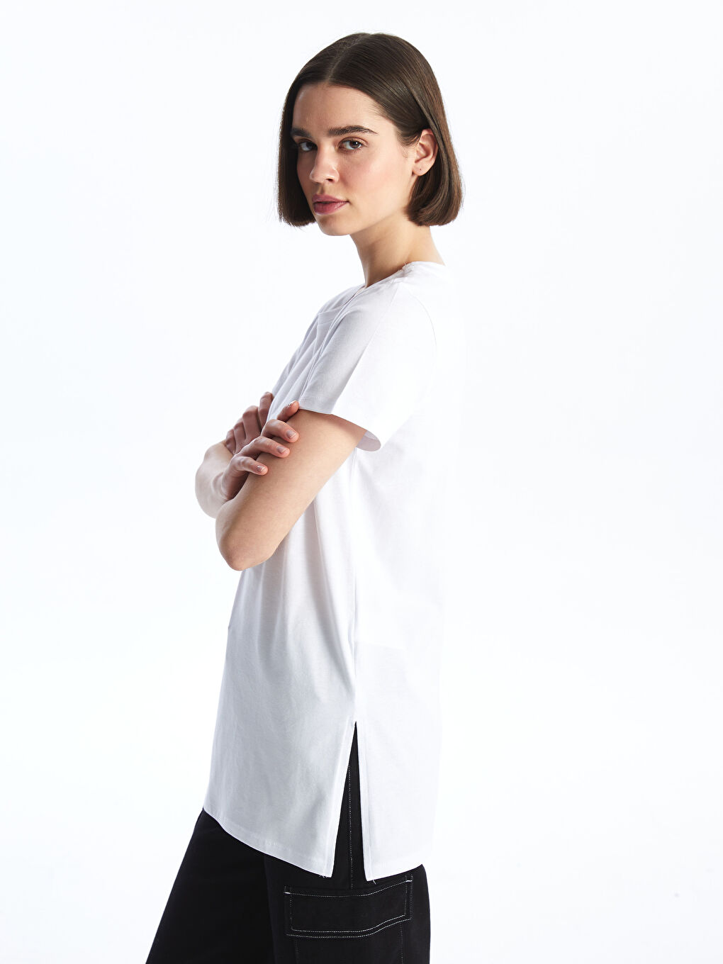 Beyaz Bisiklet Yaka Düz Kısa Kollu Kadın Tişört