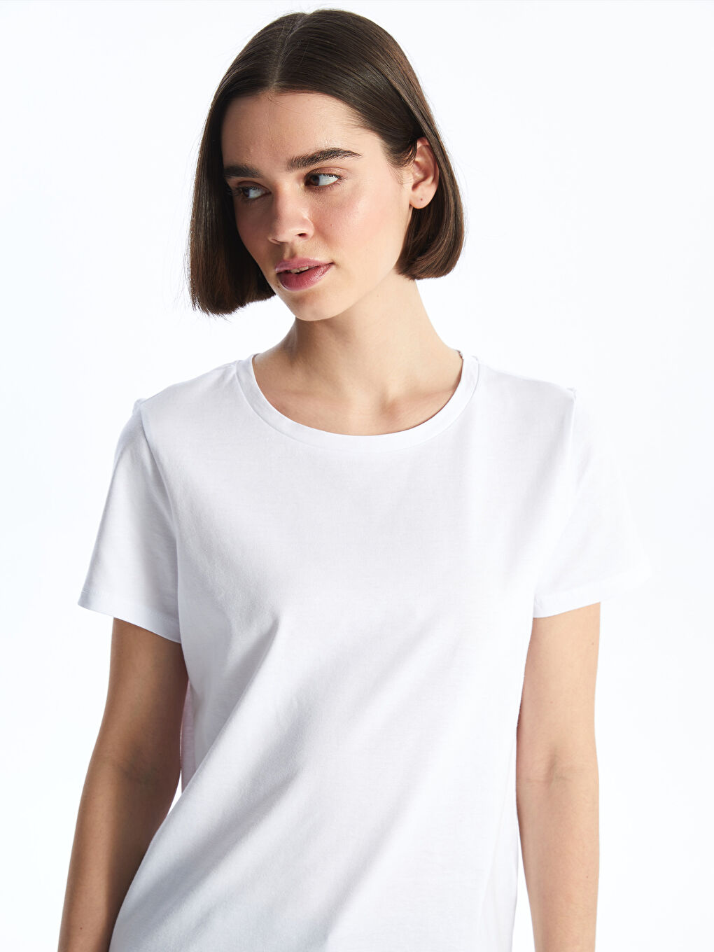 Beyaz Bisiklet Yaka Düz Kısa Kollu Kadın Tişört-1