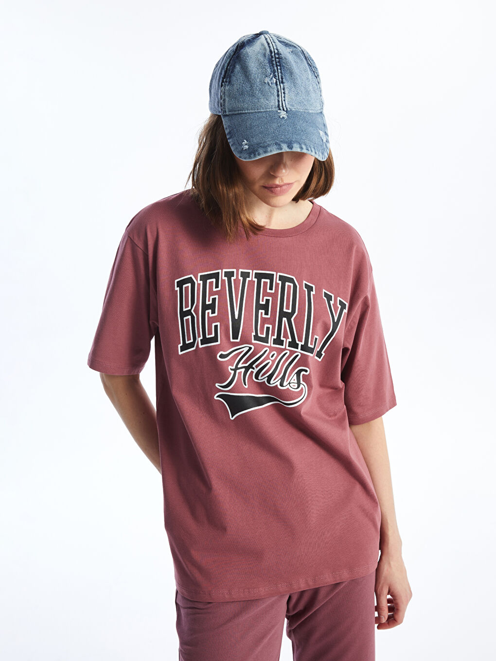 Pembe Bisiklet Yaka Baskılı Kısa Kollu Oversize Kadın Tişört