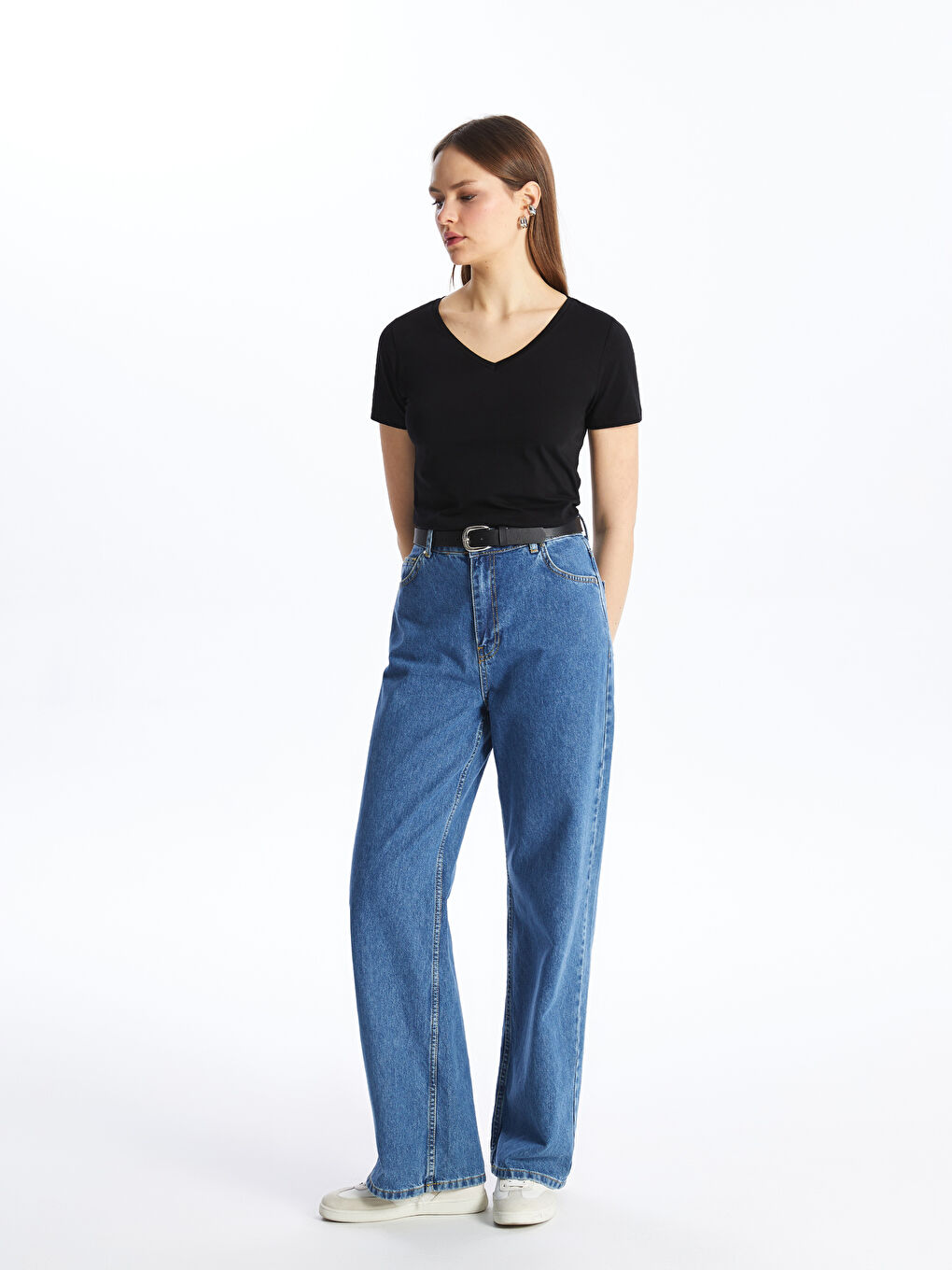 Siyah V Yaka Düz Kısa Kollu Kadın Tişört-1